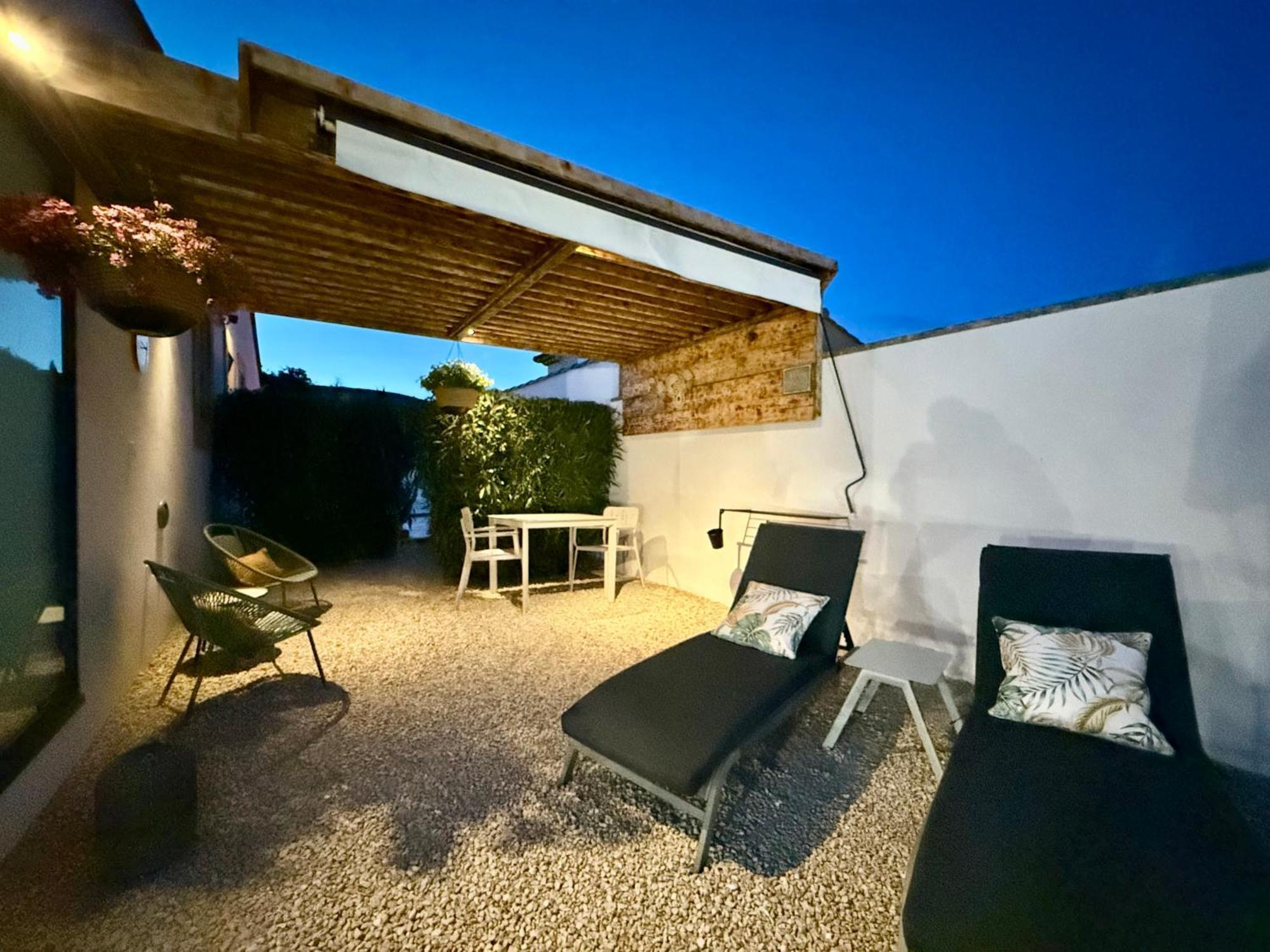 Une Nuit En Luberon Puyvert Exterior foto